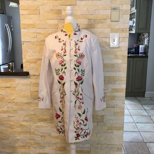 Size L White embroidered Victor Costa jacket